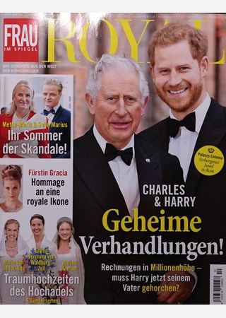 Frau im Spiegel Royal 10/2026
