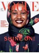 Vogue 11/2021 "Shine on!"