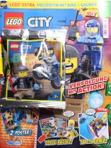 LEGO City 47/2022 "Extra: Polizistin und Gauner"